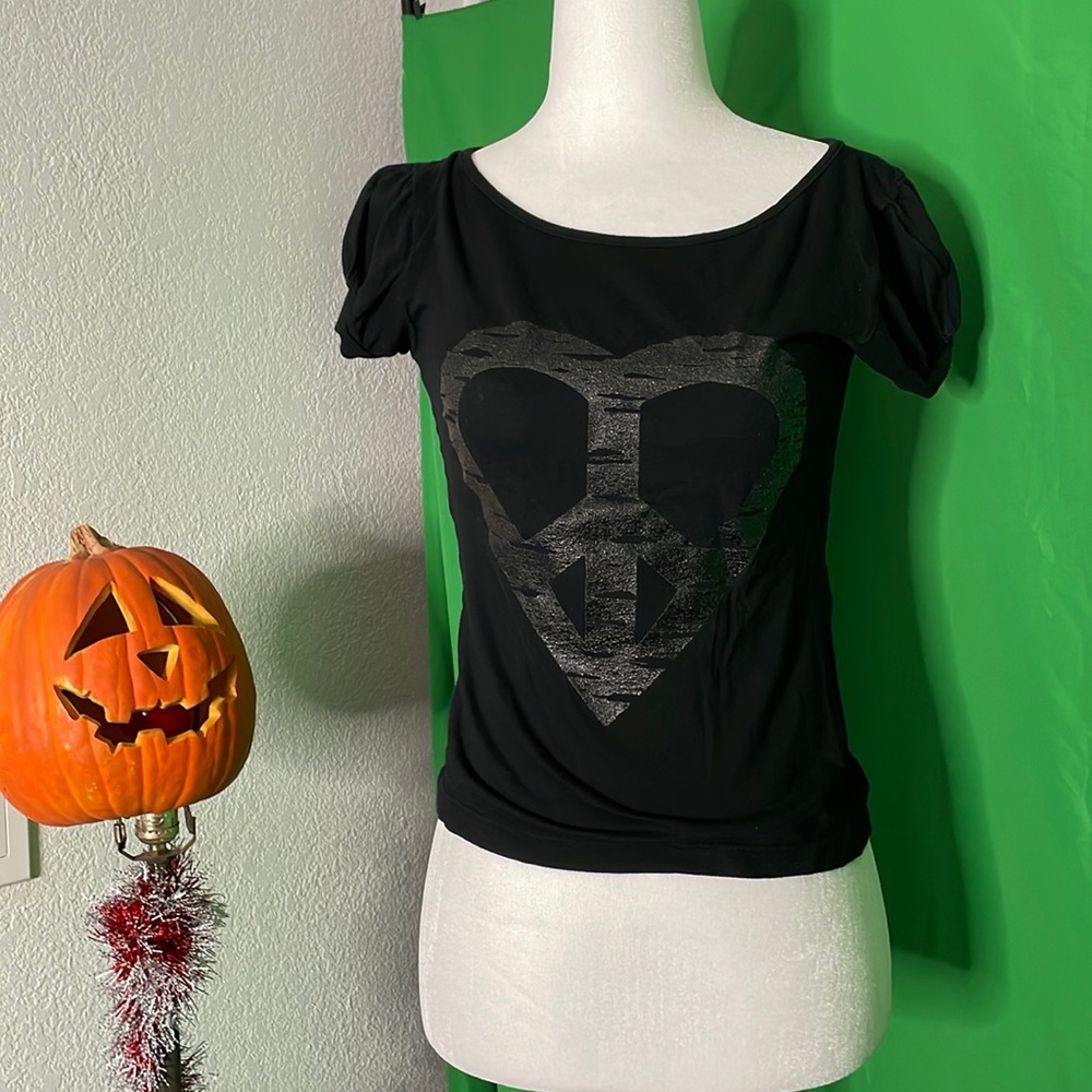 Sample designer black peace heart sturdy silk screen black baby doll shirt